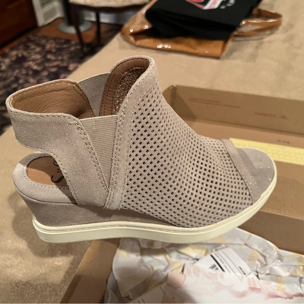 Women's Beige Peep-Toe Wedge Sandals- Sofft